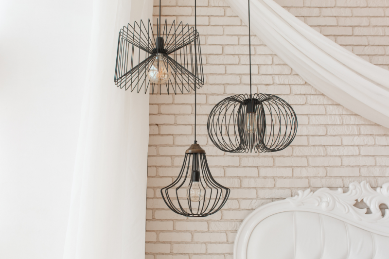 6 Peças para Lustres e Luminárias que Transformam Seu Ambiente