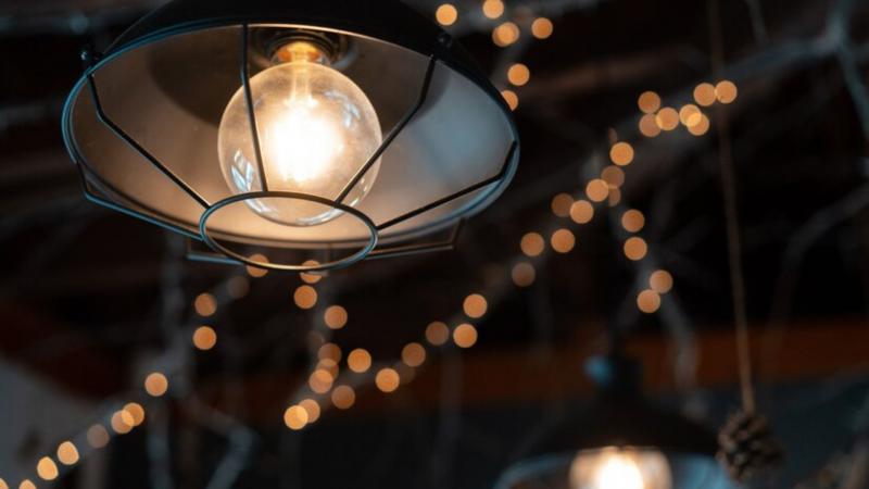 Peças para Lustres e Luminárias: Como Escolher e Manter Seu Iluminado Perfeito